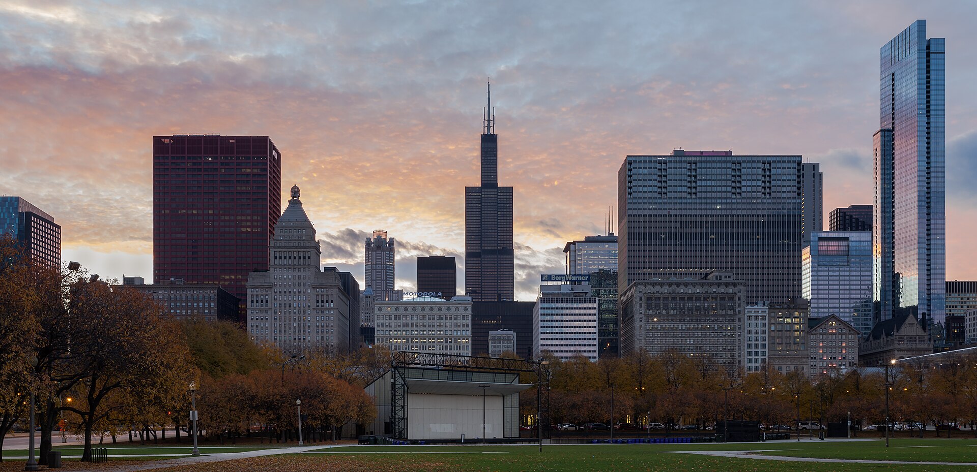 The downtown Chicago, Illinois skyline
